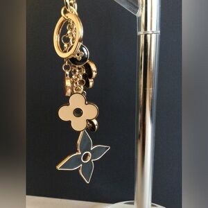 Charm Keychain with Cream and Black Enamel